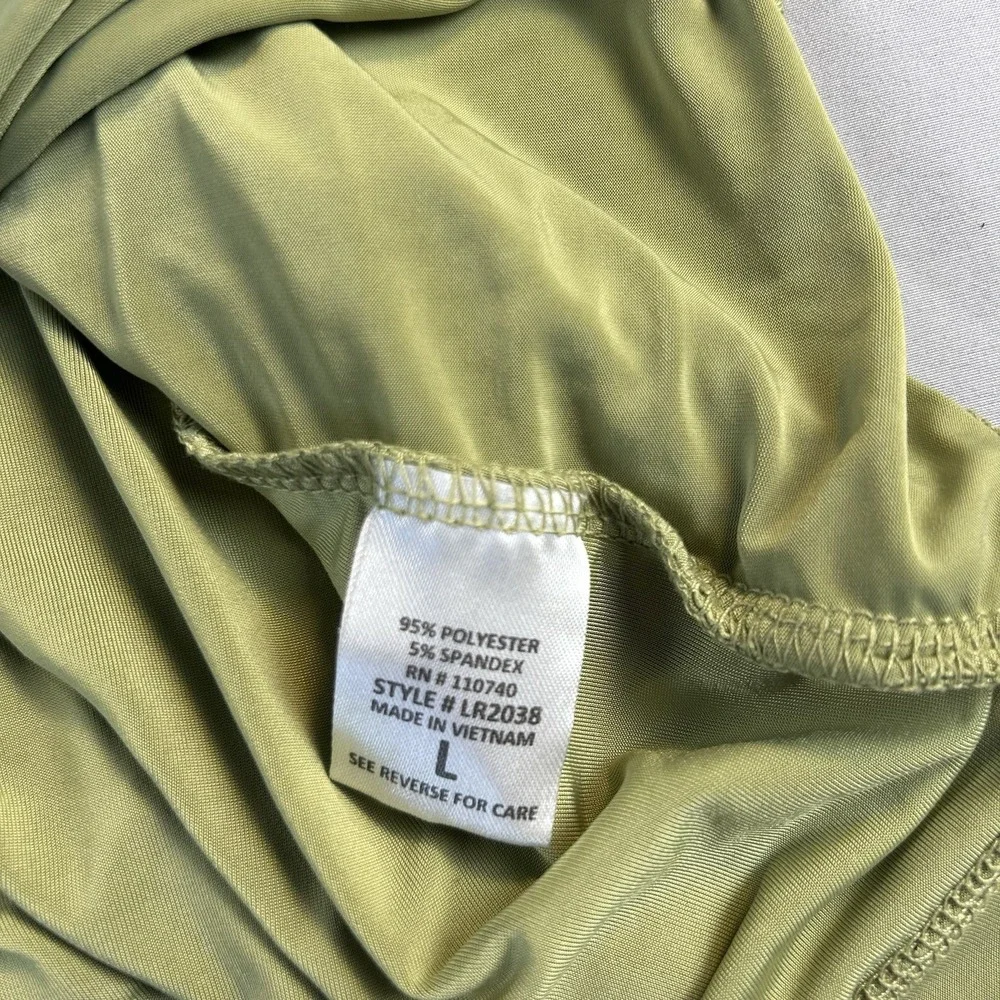 London Rose L Pistachio‎ Long Sleeve Shoulder Cut Top